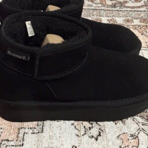 BearPaw Black and Tan Suede Footwear Winter Boots.